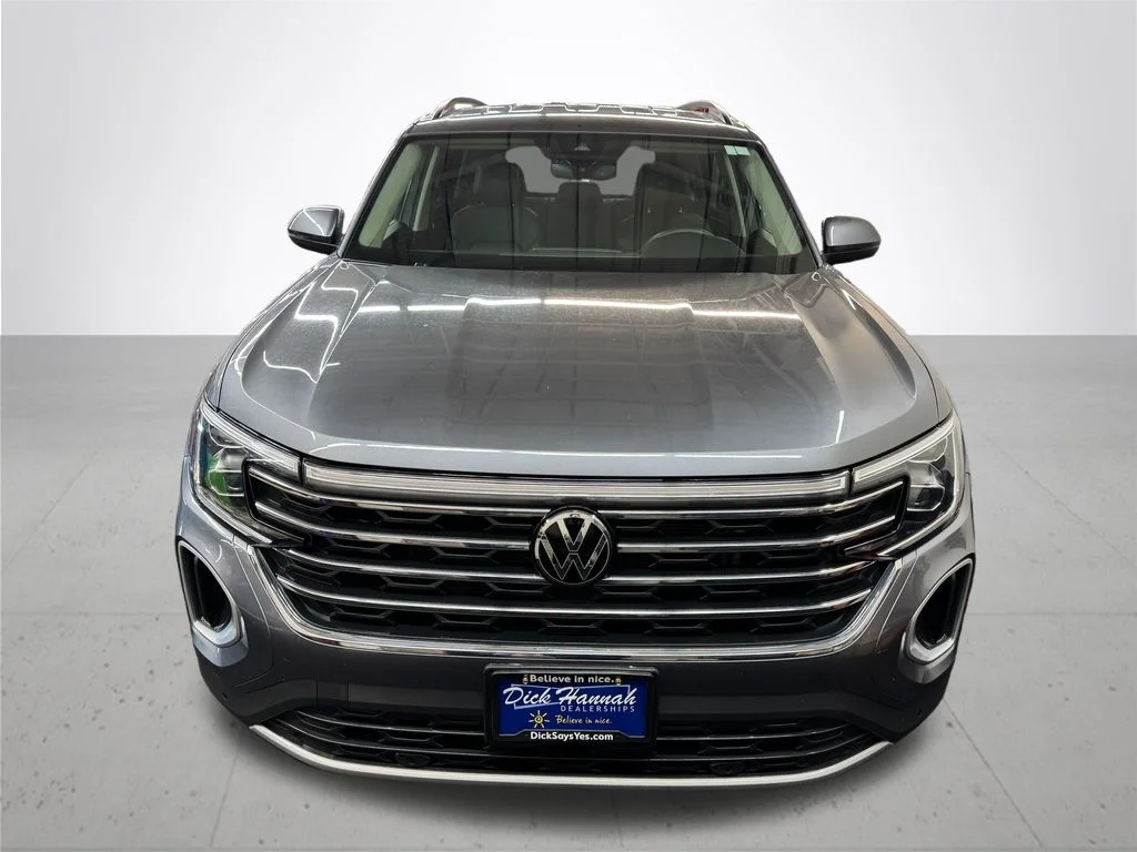 Used 2024 Gray Volkswagen 2.0T SE w/Technology image 12