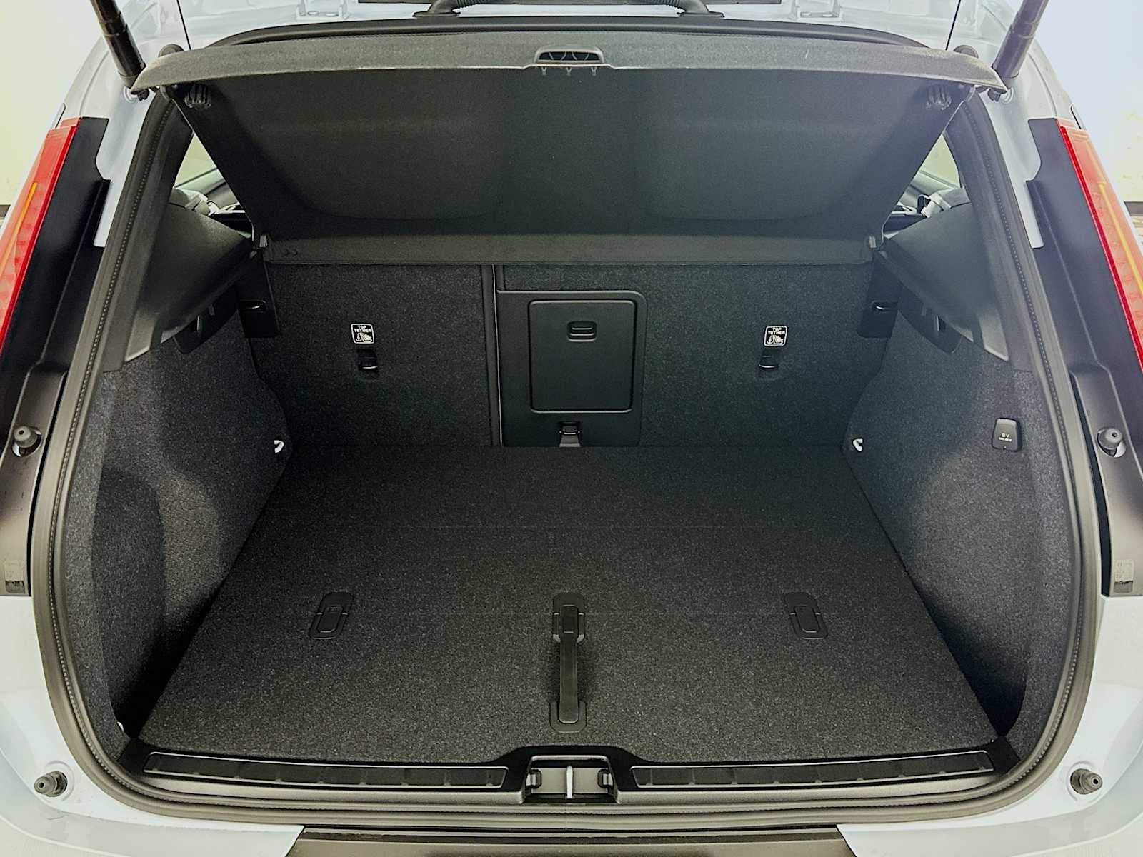 New 2026 Cloud Blue Volvo Plus image 25