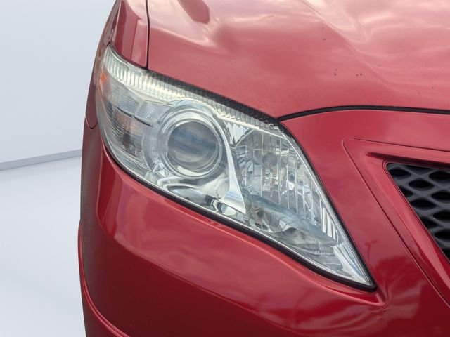 Used 2010  Toyota LE image 9