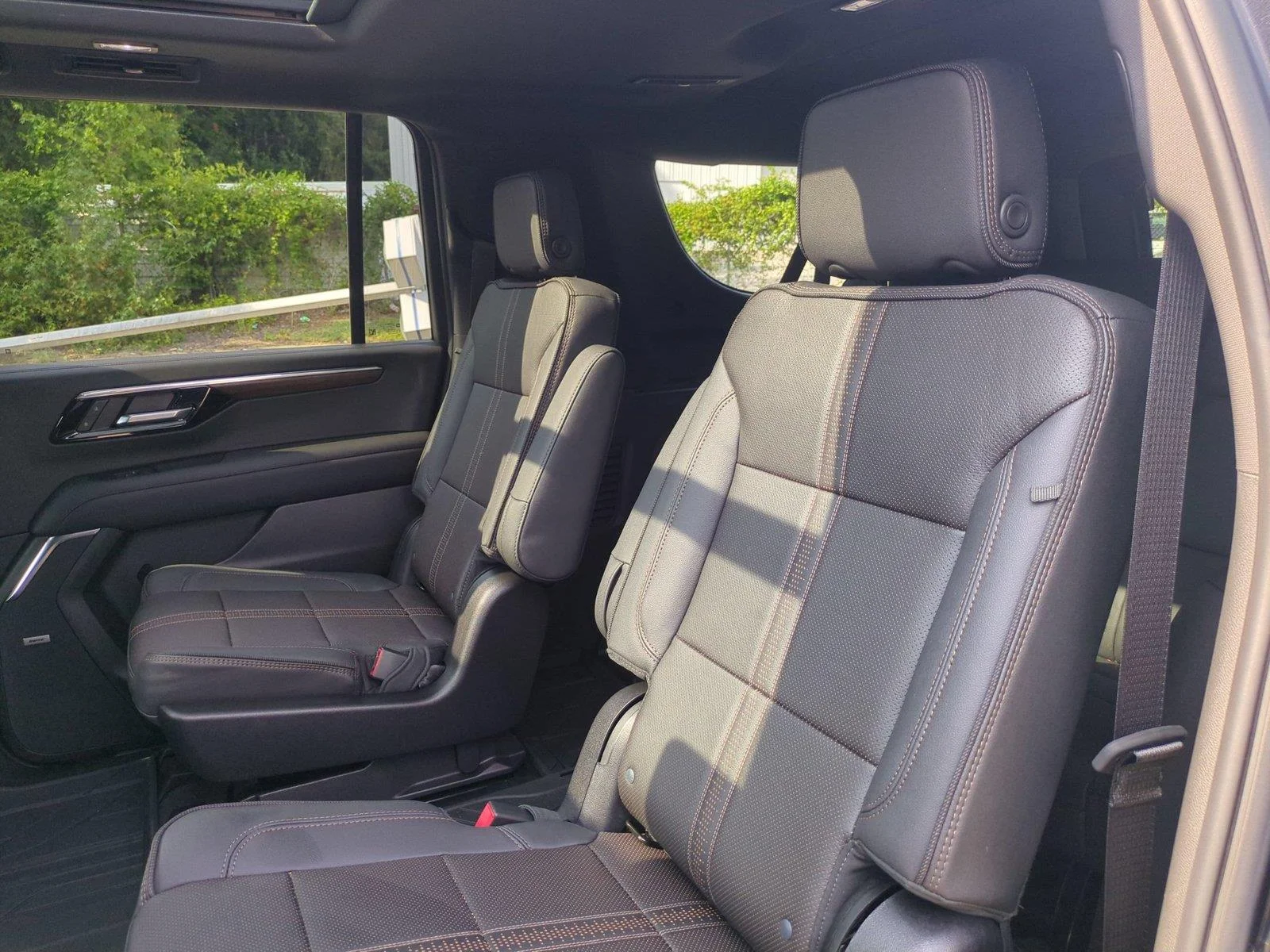 Used 2025 Lakeshore Blue Metallic Chevrolet High Country image 33