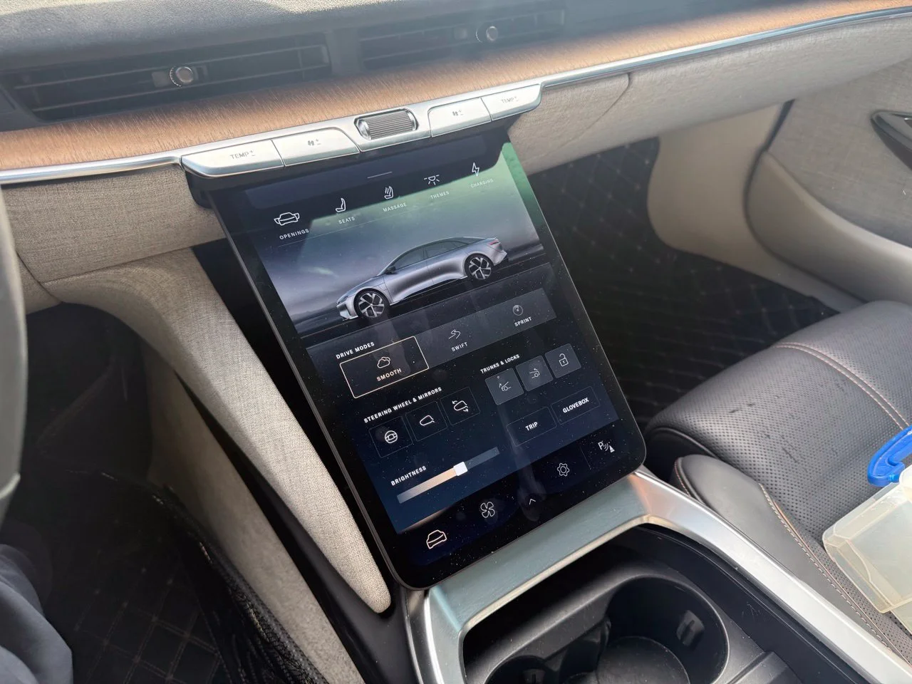 Used 2022  Lucid Grand Touring image 19