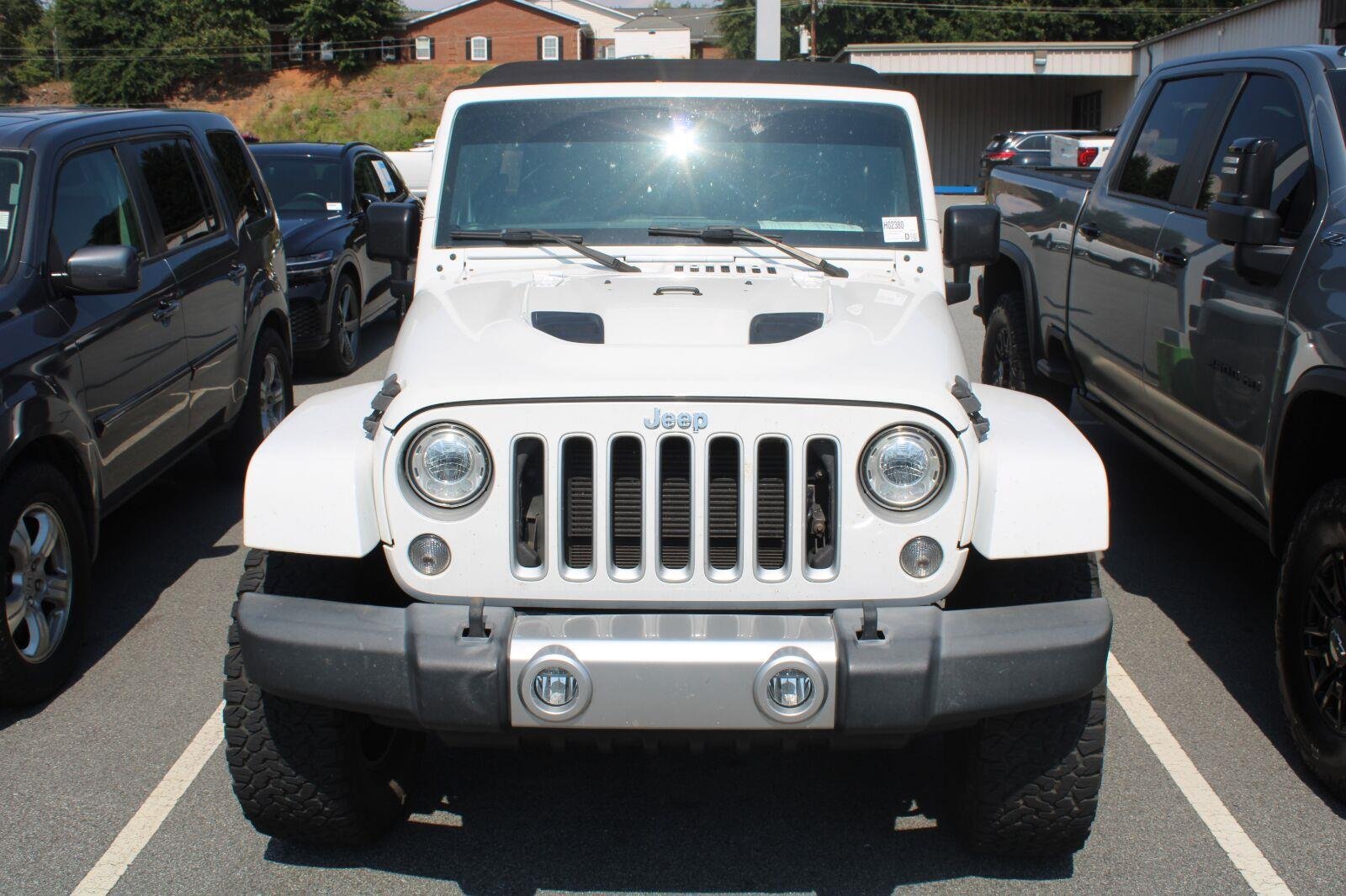 Used 2017 Bright White Clearcoat Jeep Sahara image 2
