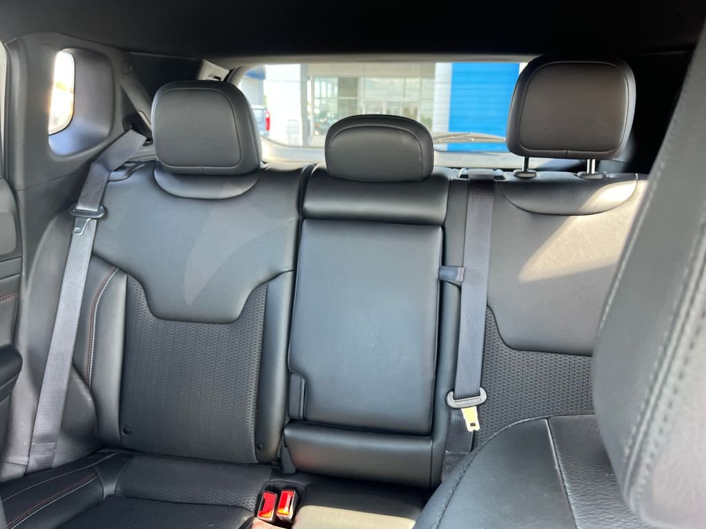 Used 2025 White Jeep Trailhawk image 13