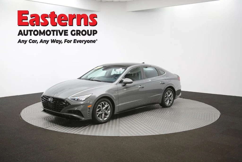 Used 2022 Gray Hyundai SEL image 54