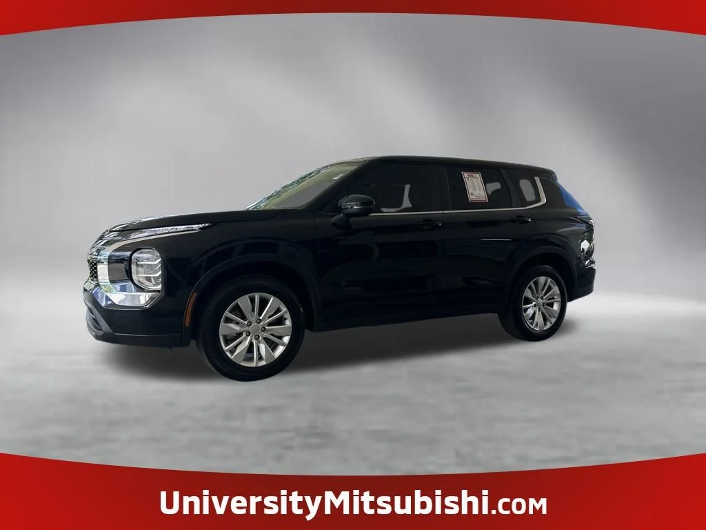 2025 Mitsubishi Outlander ES 2WD's photo