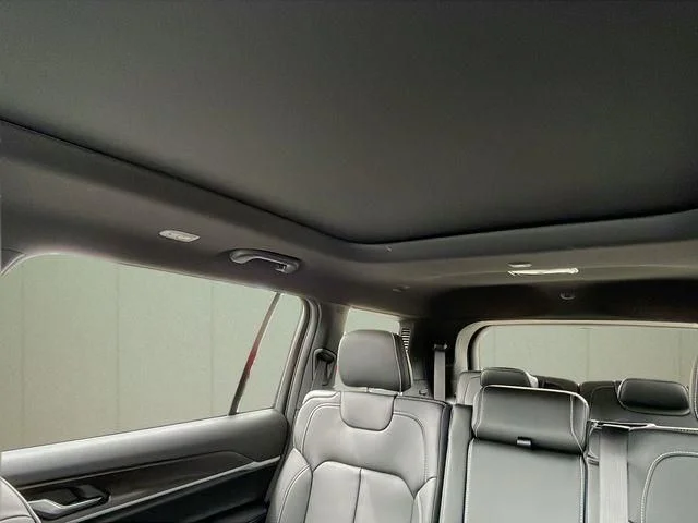 New 2026 White/off-white Jeep Limited image 40