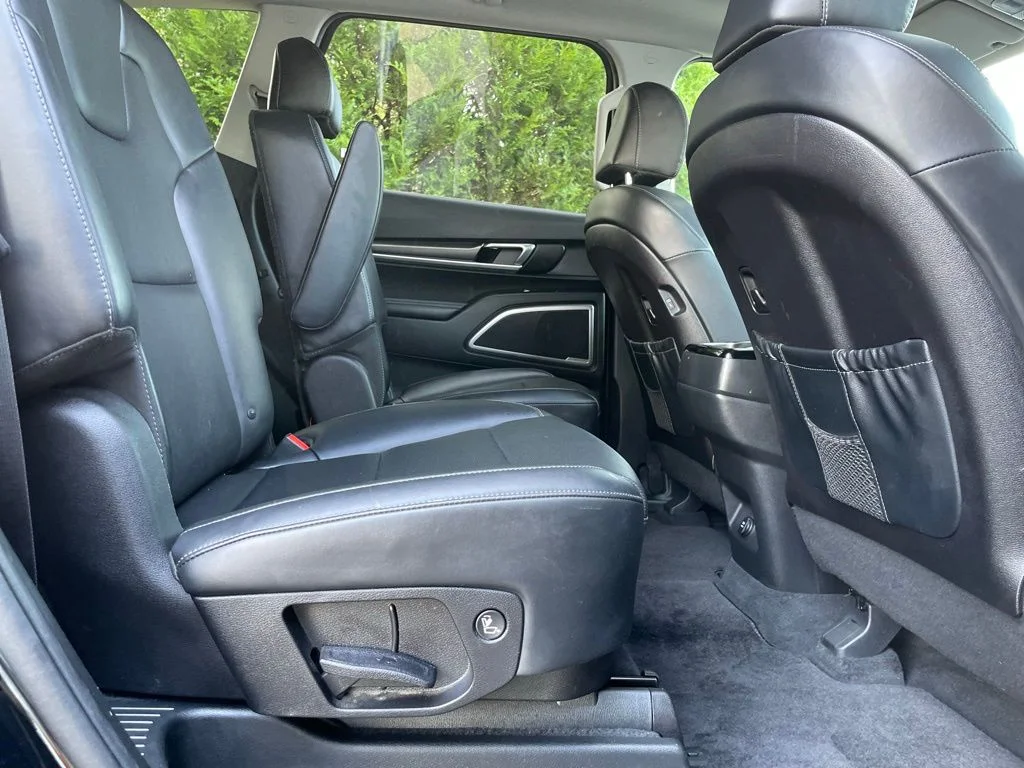 Used 2025 Ebony Black Kia S image 23