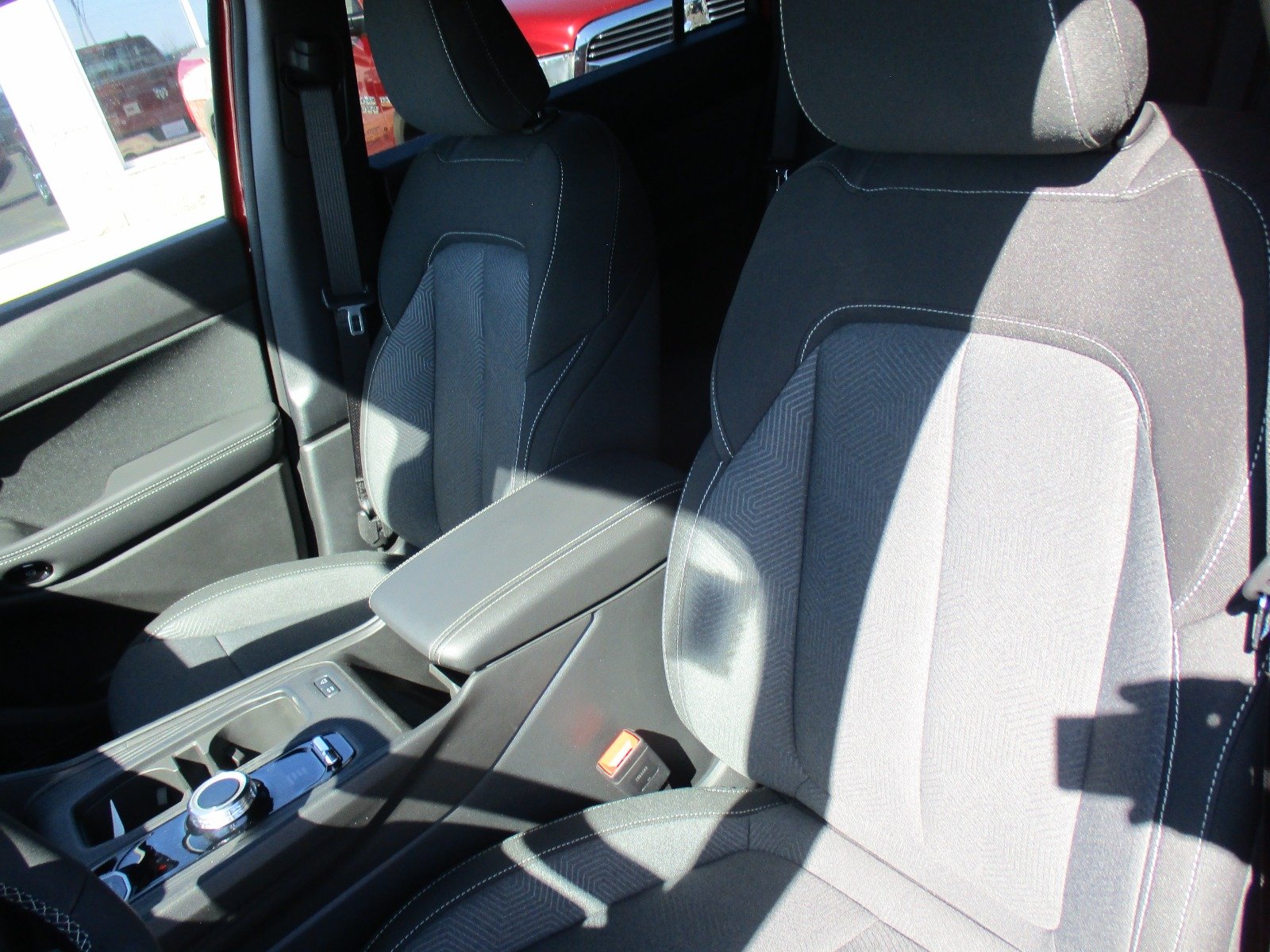 New 2026 Red Hot Pearl-Coat Exterior Paint Jeep Laredo image 13
