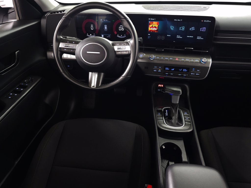 Certified Used 2025 Atlas White Hyundai SEL image 17