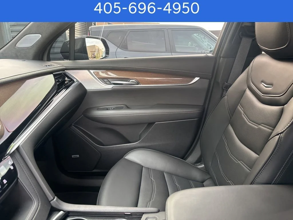 Pre-Owned 2025 Cadillac XT6 AWD Sport