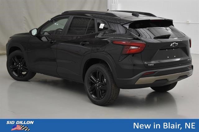 New 2026 Mosaic Black Metallic Chevrolet ACTIV image 13