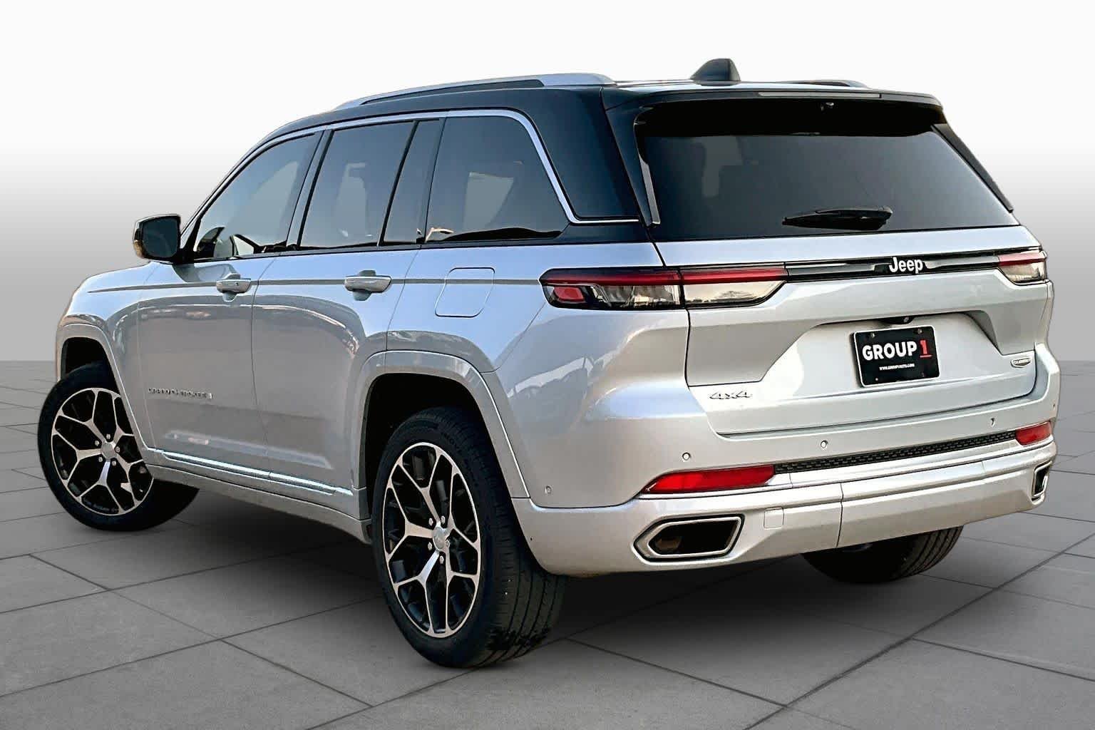 Used 2022 Silver Zynith Jeep Summit Reserve image 12