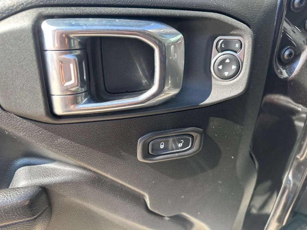 Used 2022 Gray Jeep Unlimited Rubicon image 8