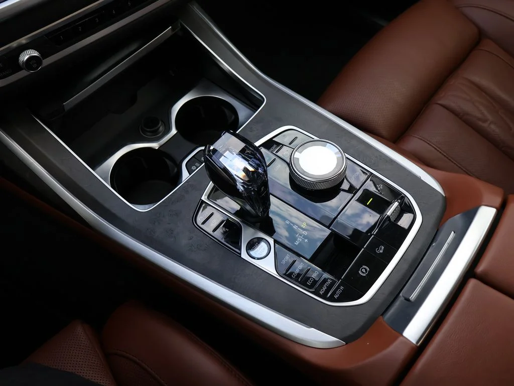 Used 2022 Mineral White Metallic BMW xDrive40i image 32