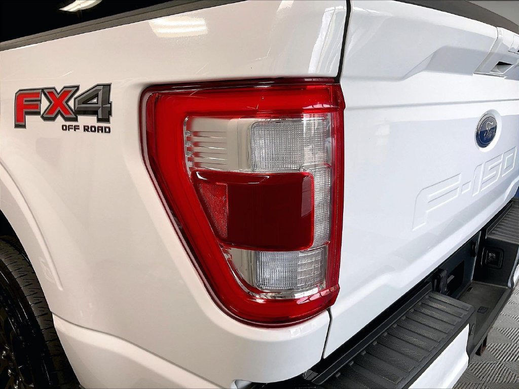 Used 2022 White Ford Lariat image 35