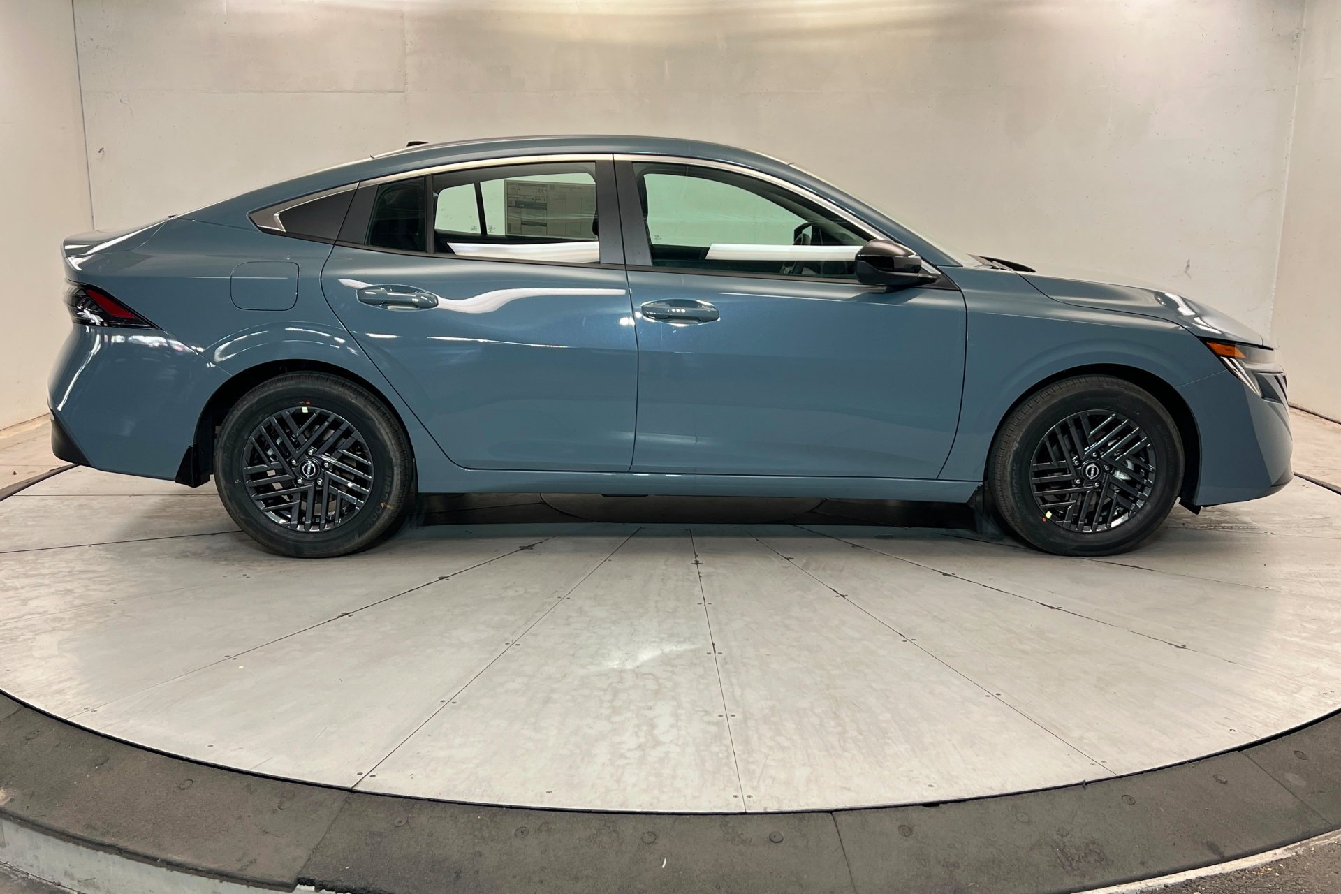 New 2027 Atlantic Gray Metallic Nissan SV image 7