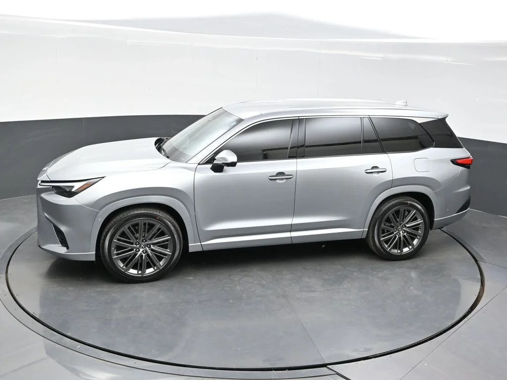 Used 2024 Silver Lexus 550h+ Luxury image 43