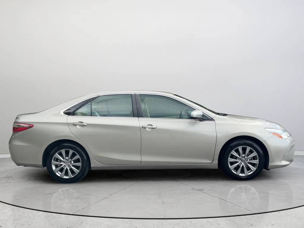 Used 2016 Gold Toyota XLE image 6