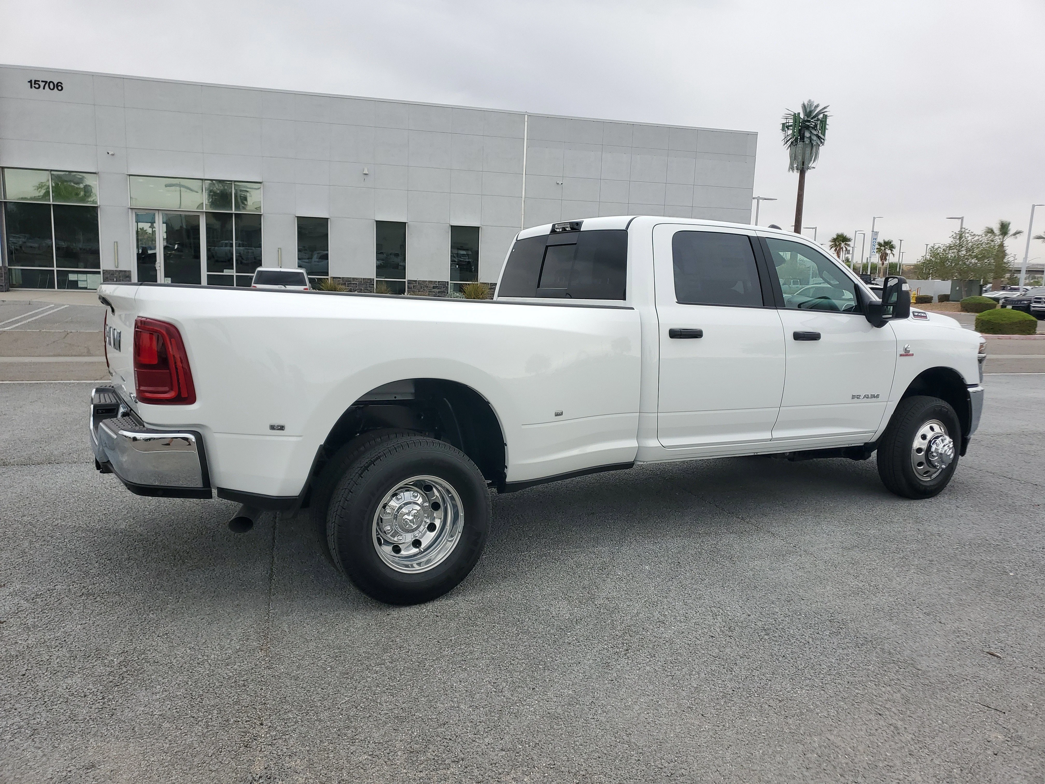 New 2026 Bright White Clear-Coat Exterior Paint RAM Big Horn image 3