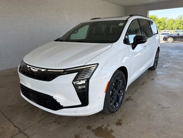 New 2027 Bright White Clear-Coat Exterior Paint Chrysler Limited image 2