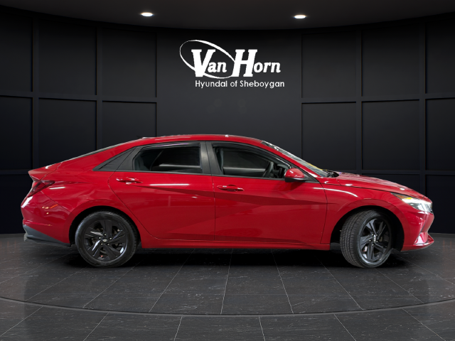 Used 2021 Calypso Red Hyundai SEL image 8