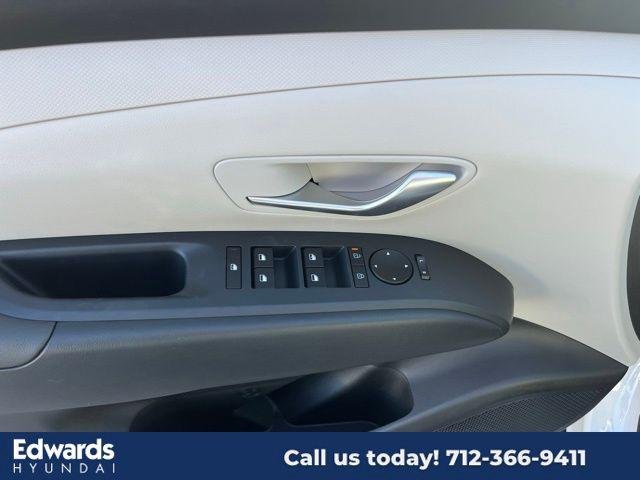 New 2025 White Hyundai SE AWD image 15