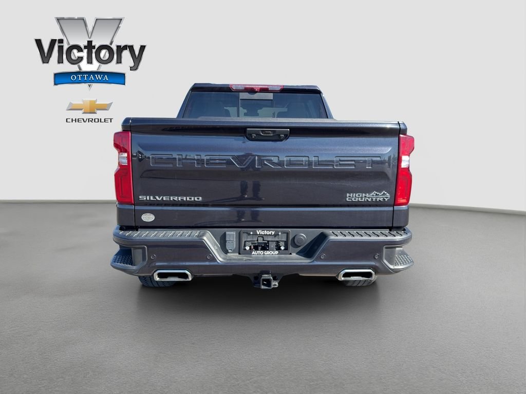 Used 2022 Gray Chevrolet High Country image 5