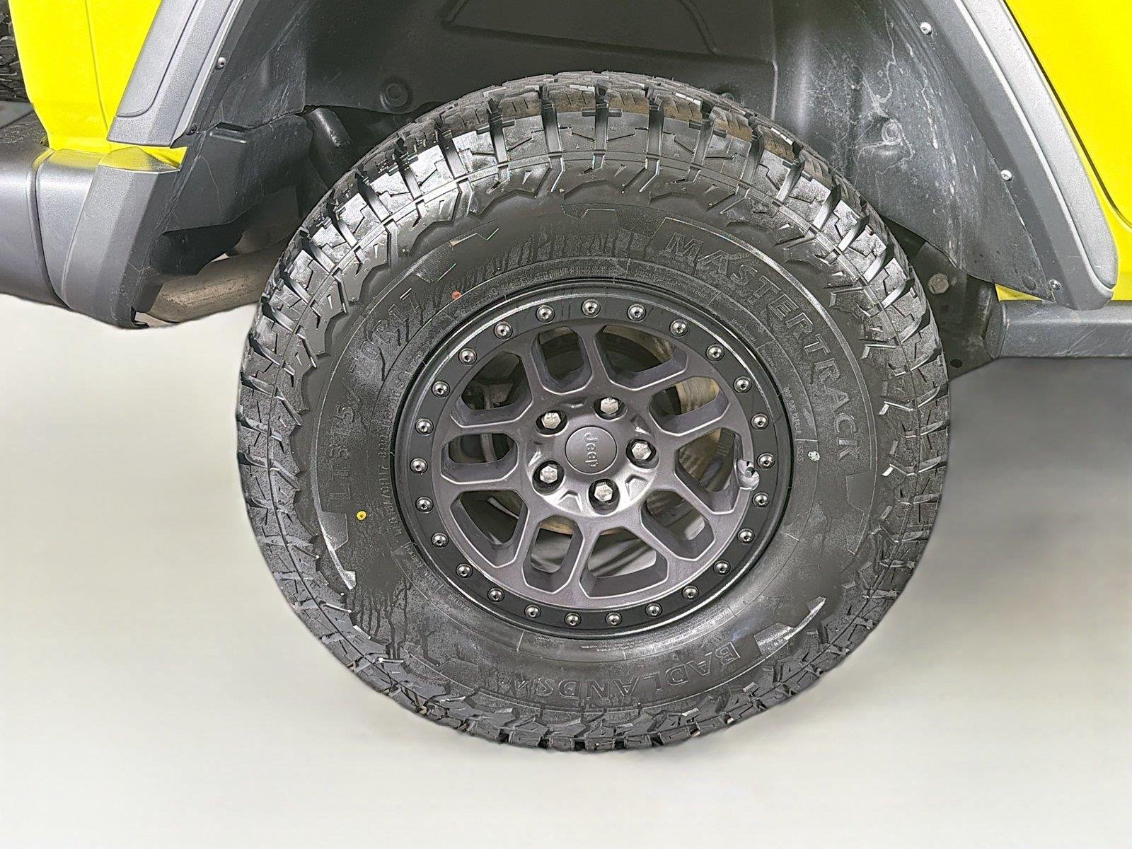 Used 2022  Jeep Unlimited High Tide image 34
