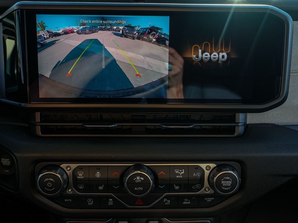 New 2026 Bright White Clear-Coat Exterior Paint Jeep Willys image 28