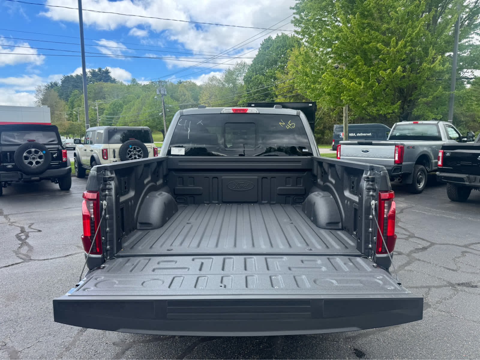 New 2026 Carbonized Gray Metallic Ford XLT image 5