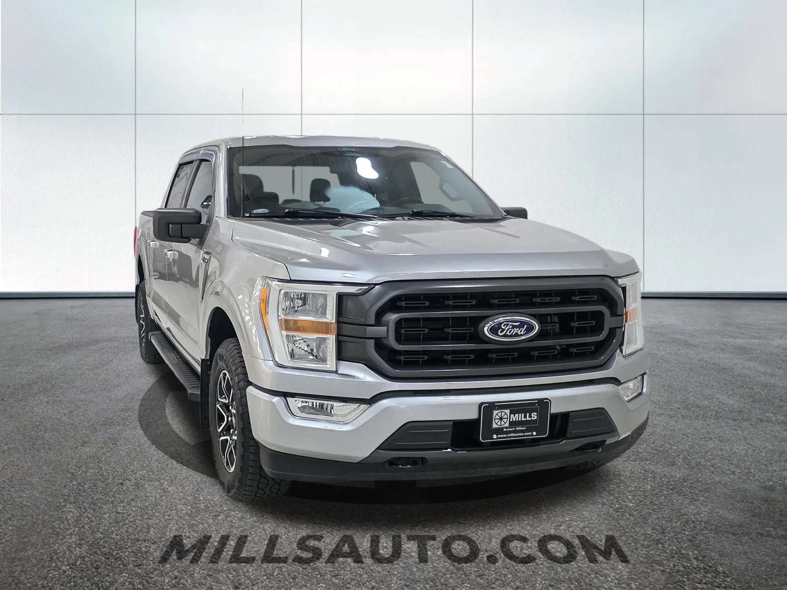 Used 2022 Silver Ford XLT image 11