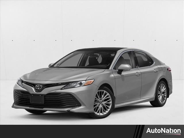 Used 2018 Gray Toyota XLE V6 image 1