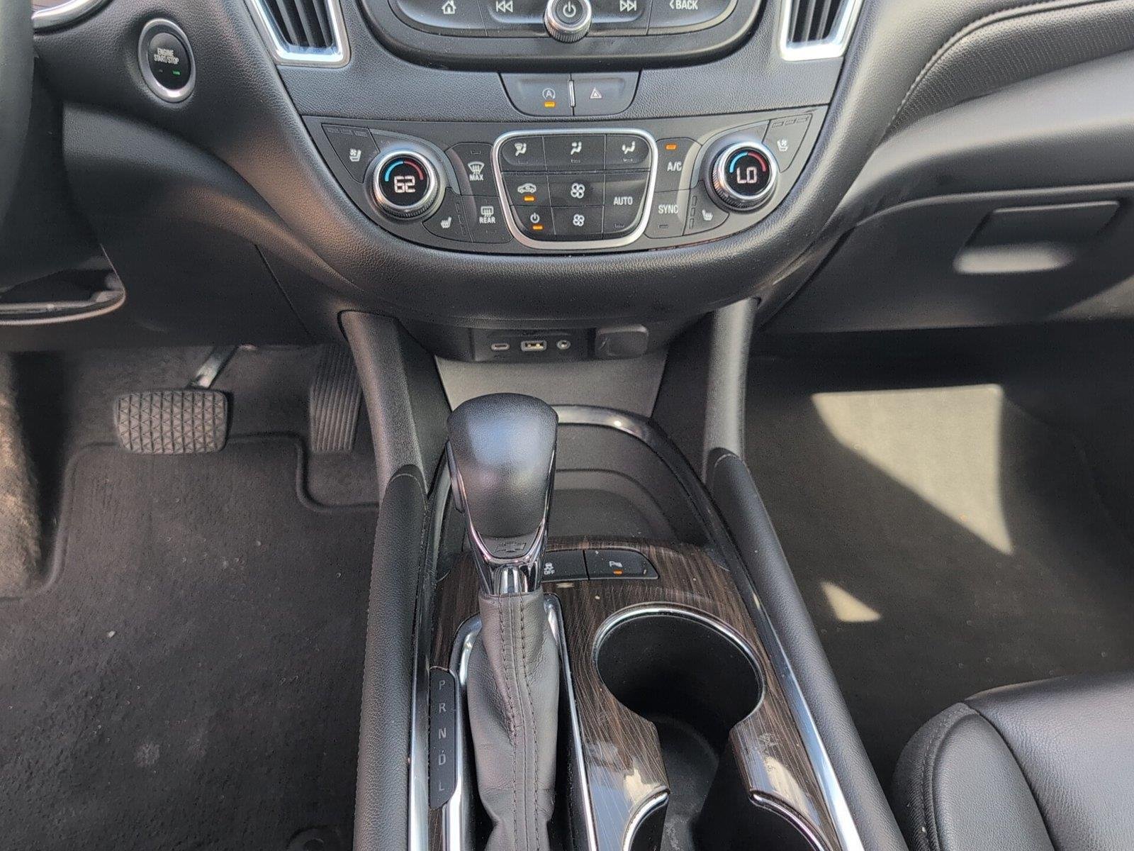 Used 2024 Summit White Chevrolet 2LT image 25