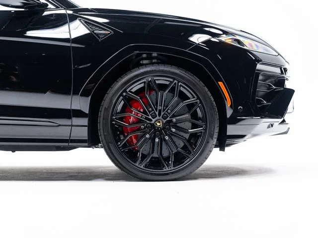 Used 2025 Black Lamborghini SE image 76