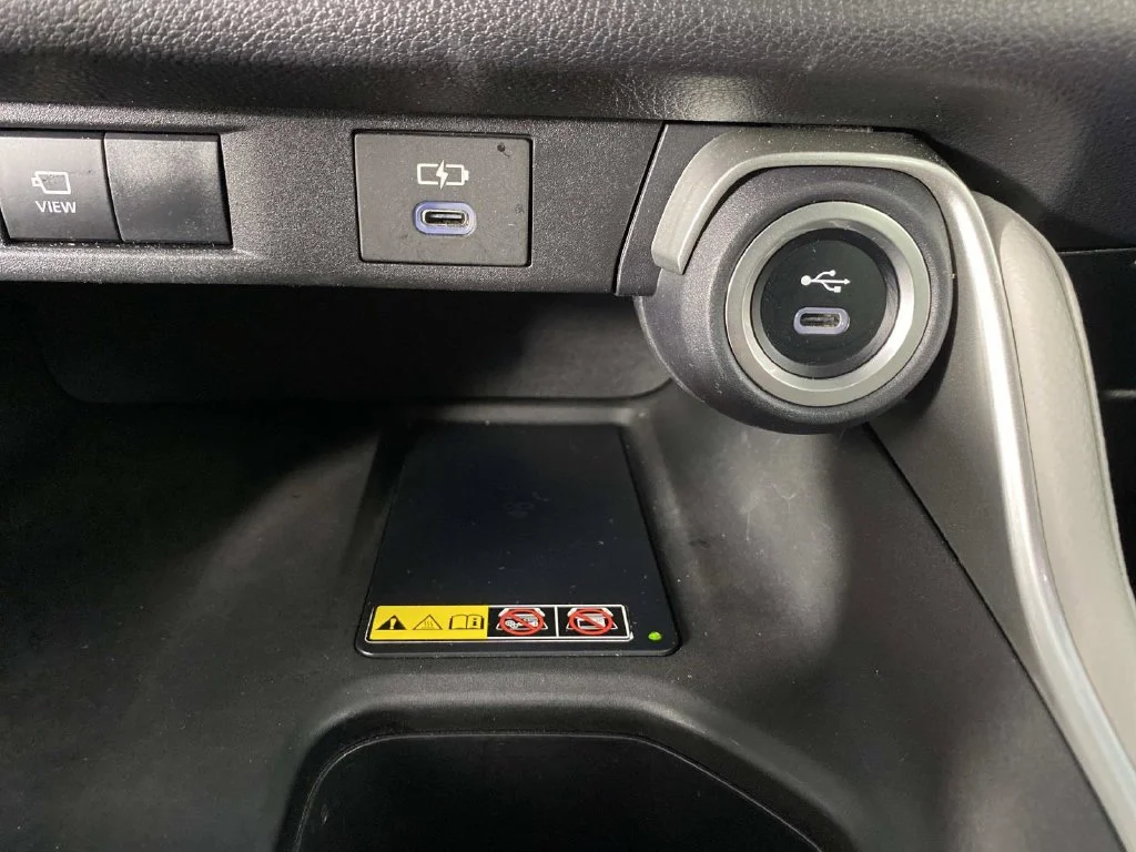 Used 2025 Cloud Toyota Platinum image 24