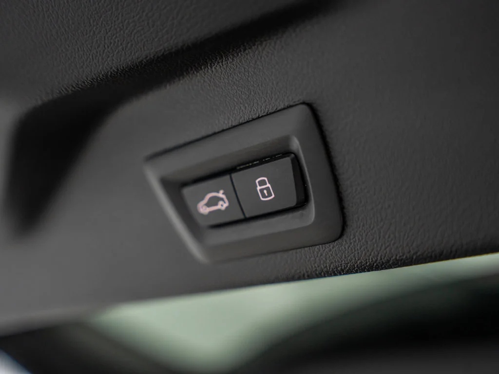 Used 2024 Black Sapphire Metallic BMW xDrive40i image 22