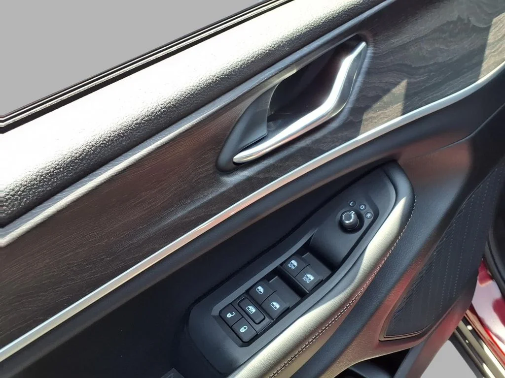 New 2026 Velvet Red Pearl-Coat Exterior Paint Jeep Altitude image 18