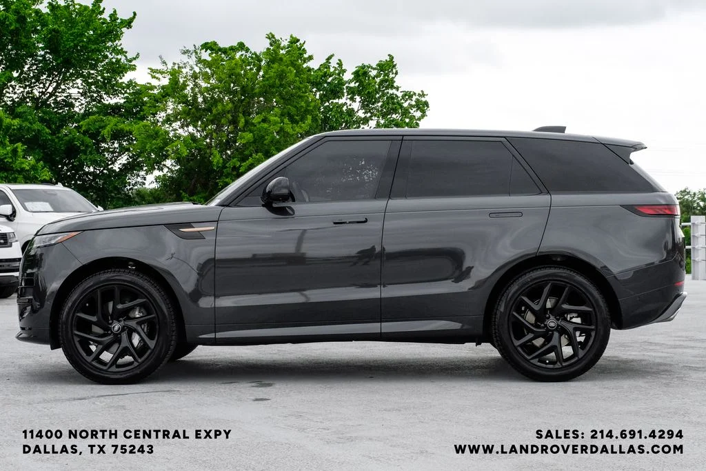 Certified Used 2025 Carpathian Gray Premium Metallic Land Rover Dynamic SE image 9