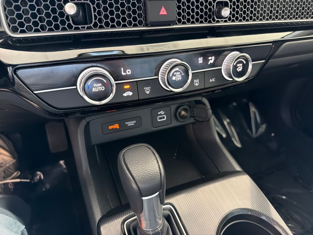Used 2024  Honda LX image 19