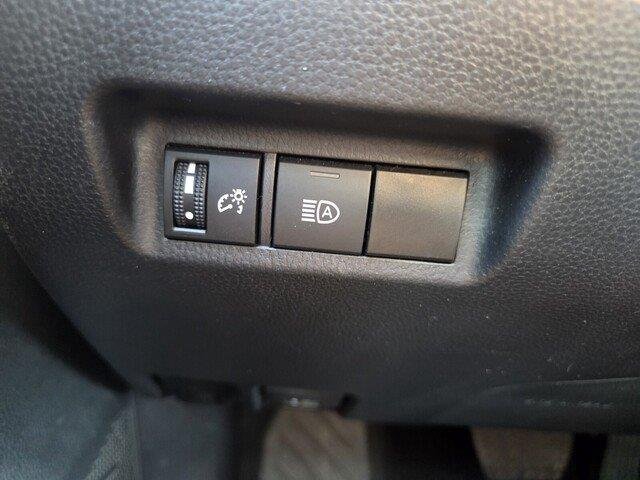 Used 2025 Ice Cap Toyota LE image 14