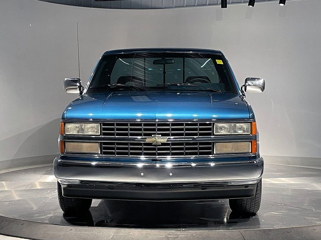 Used 1992  Chevrolet NA image 3