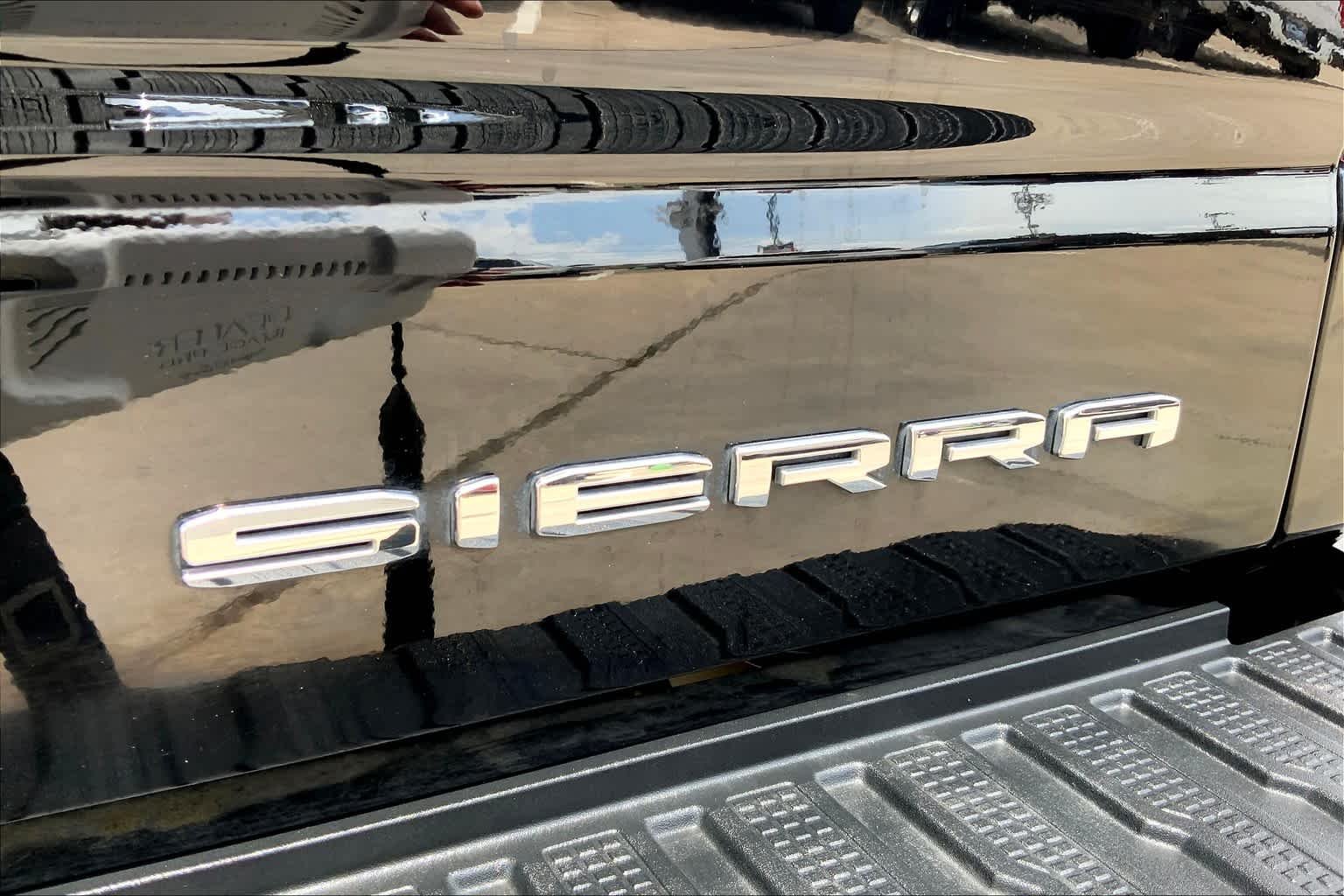 Used 2022 Onyx Black GMC Denali image 31