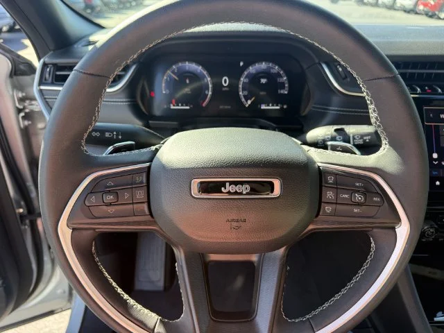 Used 2023 Silver Jeep Altitude image 24