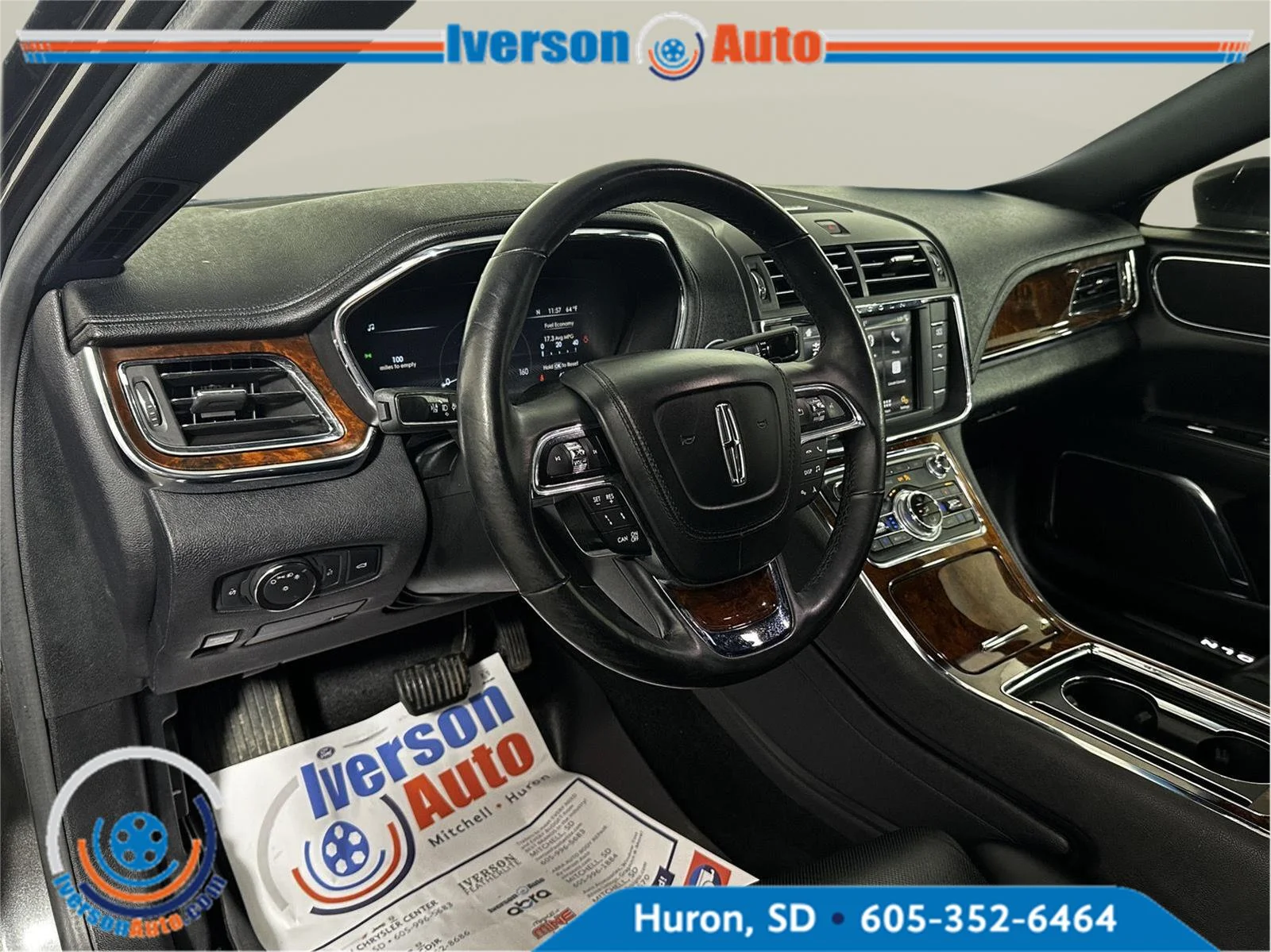 Used 2019 Gray Lincoln Select image 15