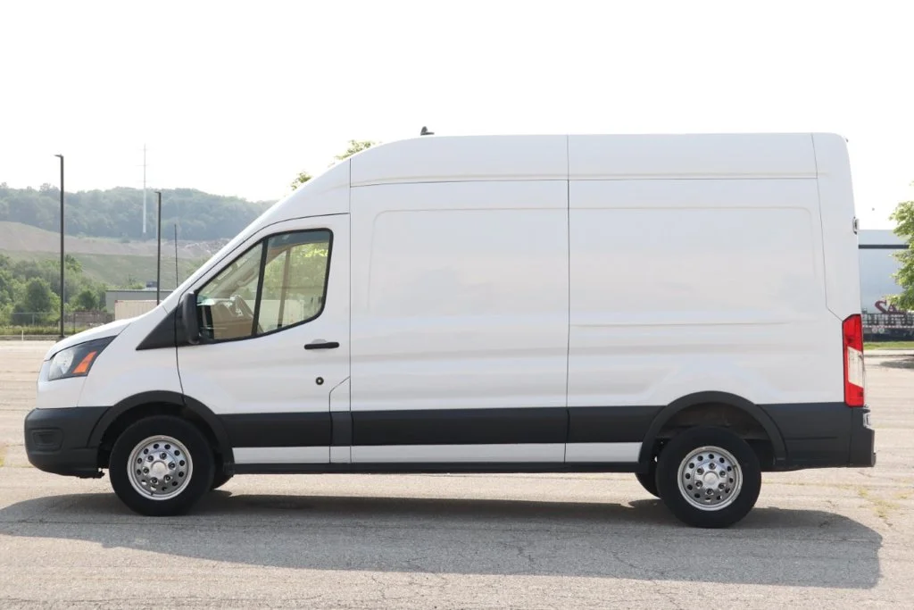 Used 2022 Oxford White Ford Base image 6