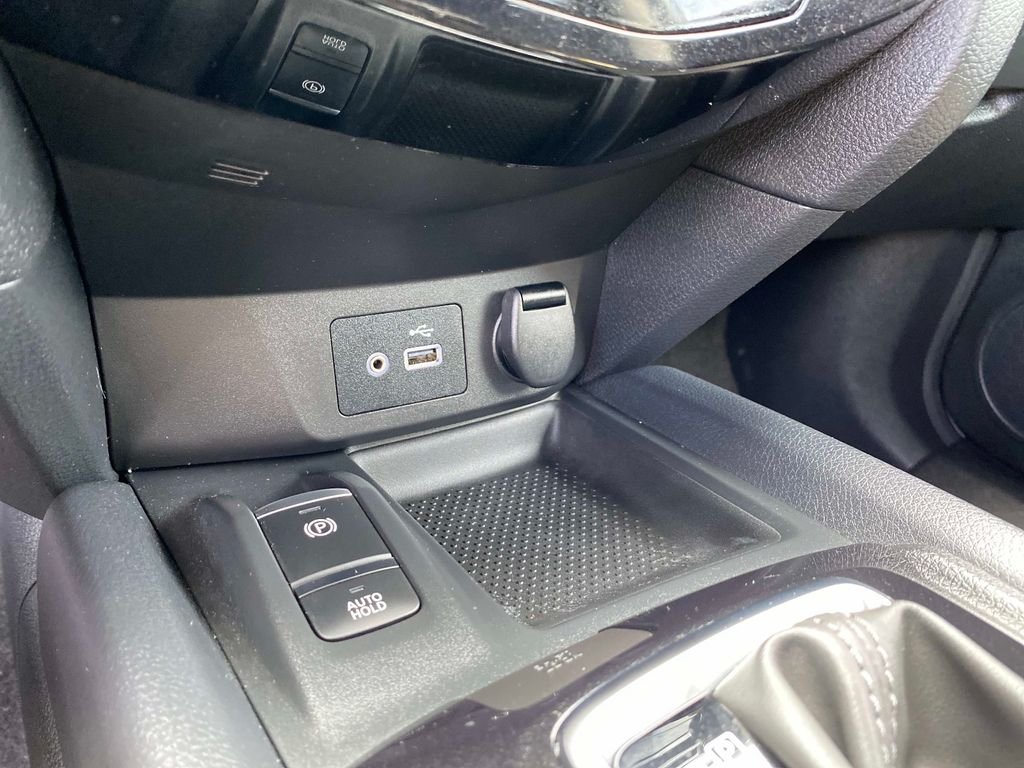 Used 2020 Silver Nissan SV image 16