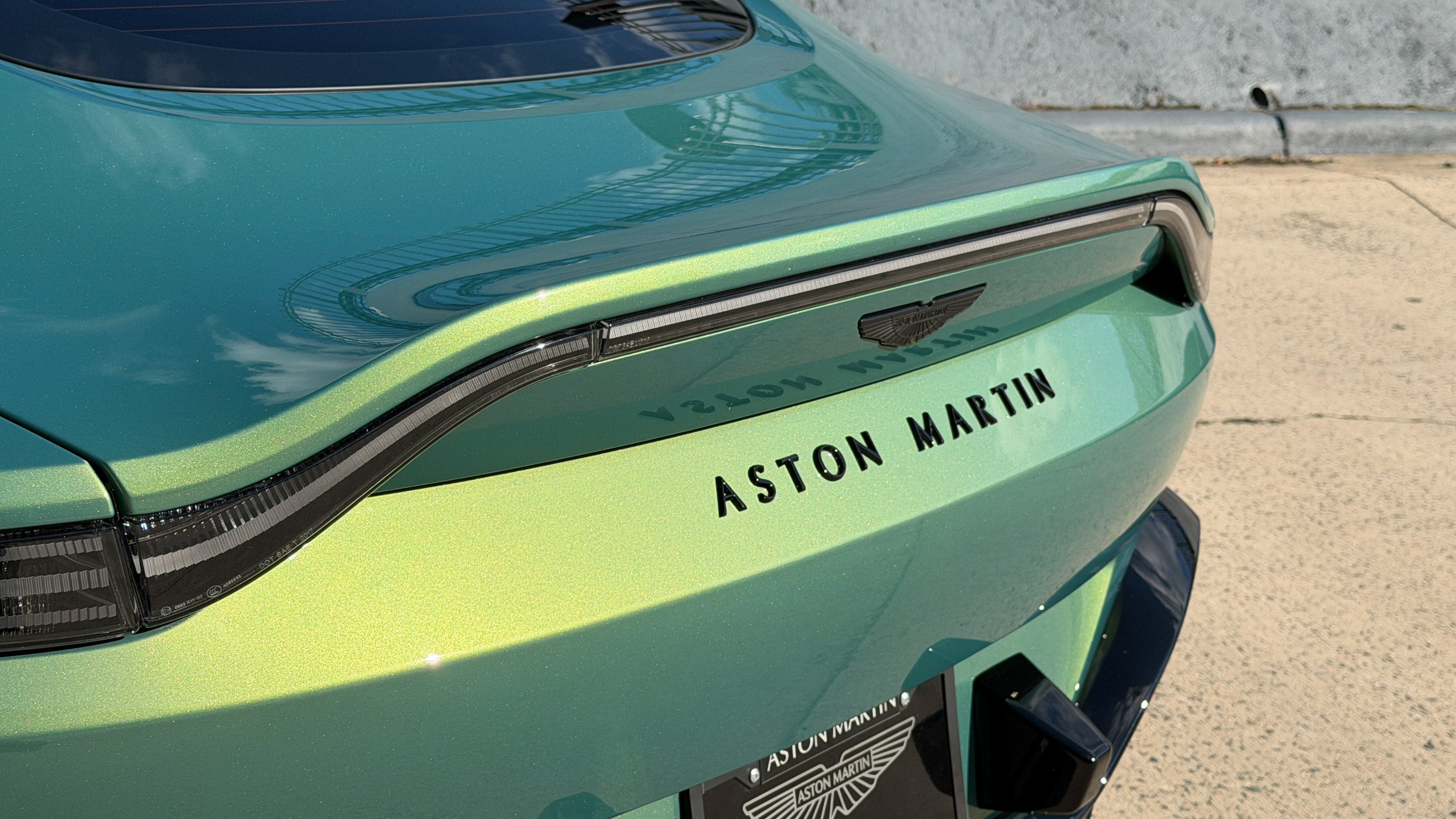 Used 2023 Iridescent Emerald Aston Martin coupe image 8
