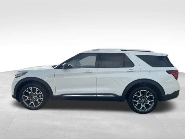 Used 2025 White Ford Platinum image 4