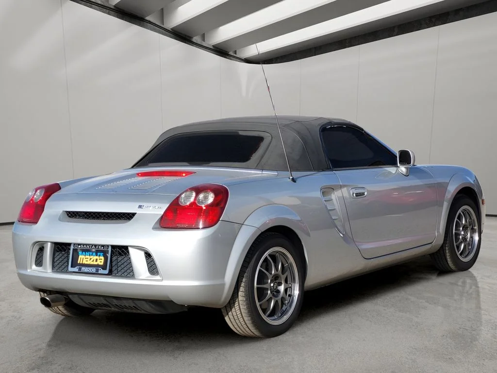 Used 2005 Absolutely Red Toyota Base image 4