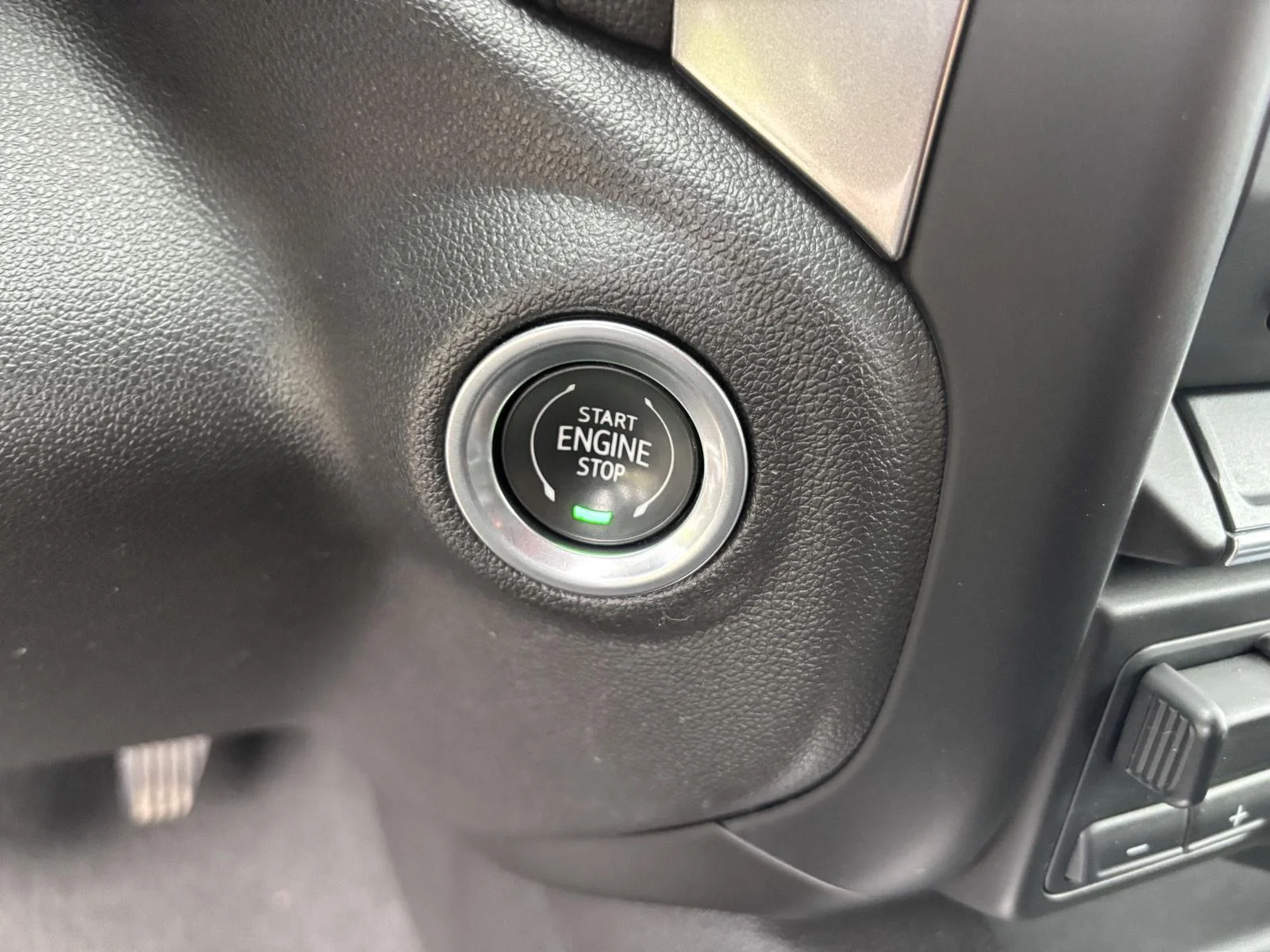 Used 2021 SUMMIT WHITE Chevrolet RST image 24